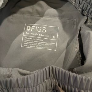 Dark Space grey Figs